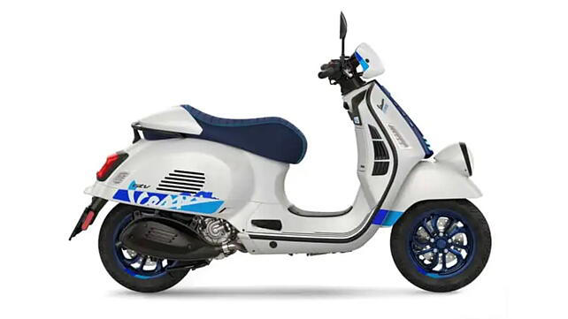 Vespa 140th of Piaggio scooter आवरण किया गया।